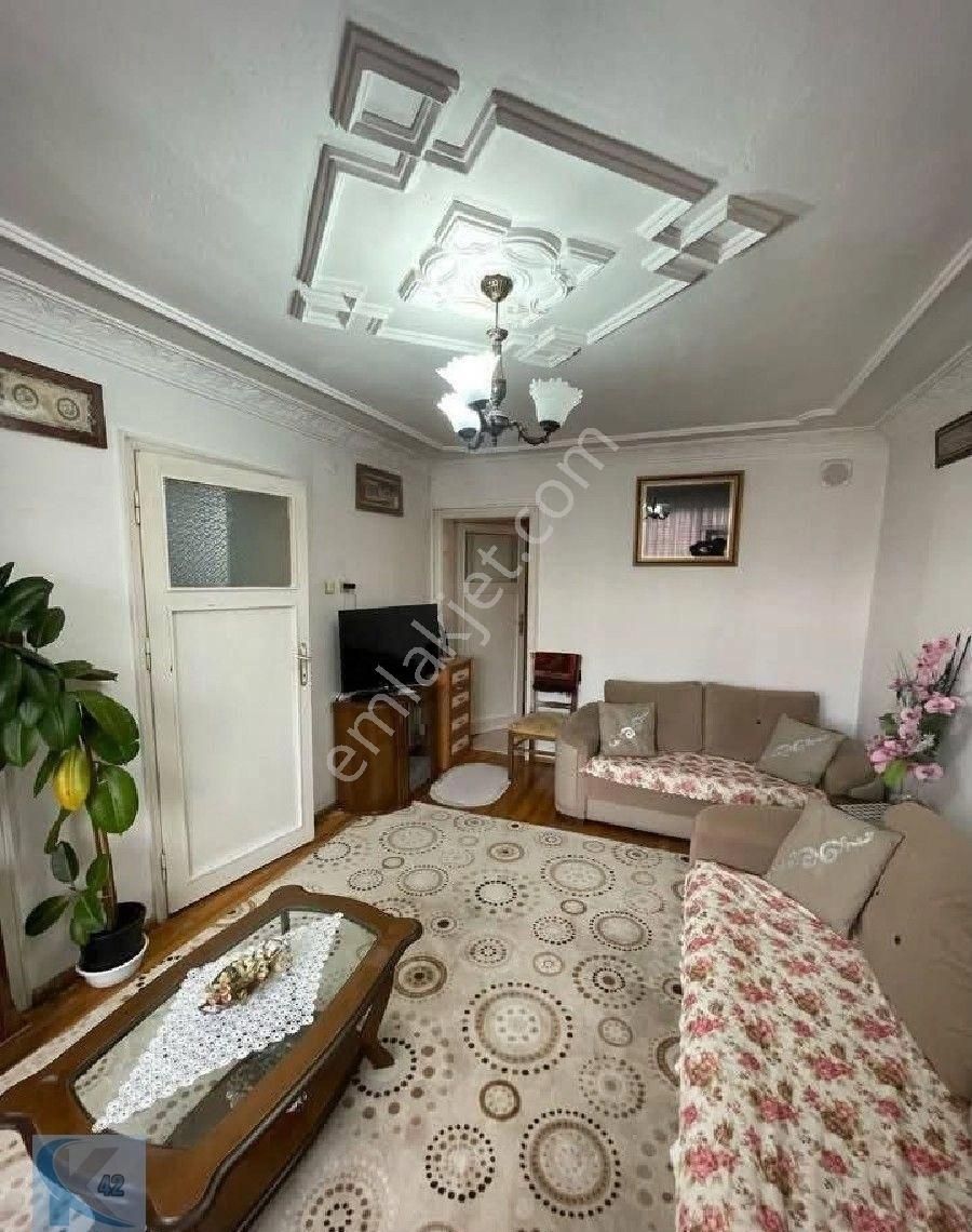 Macur Pazarı 3+1 Daire 14000 Tl Kiracili Kacmaz Firsat Son Kat Terasli