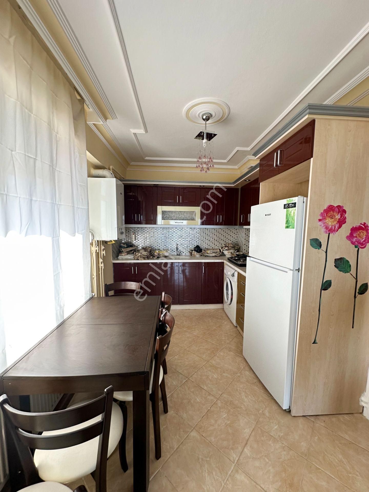 Denize Sıfır Yat Limanı 2+1 Geniş Balkonlu Asansörlü - Görsel 3