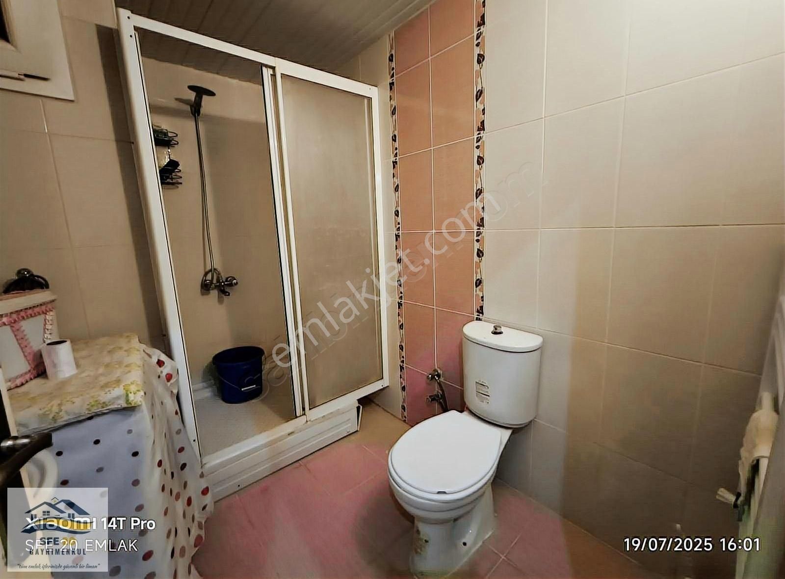 Fesleğen Mahallesi'nde Satılık Çift Balkonlu 2+1 Daire - Görsel 21