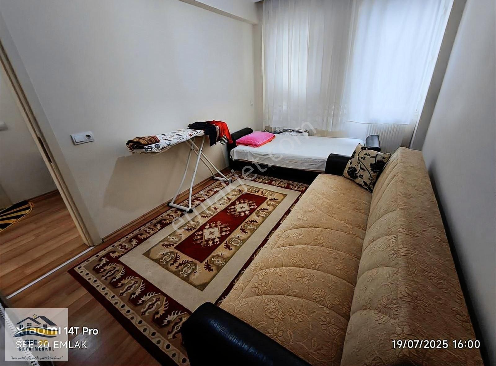 Fesleğen Mahallesi'nde Satılık Çift Balkonlu 2+1 Daire - Görsel 4