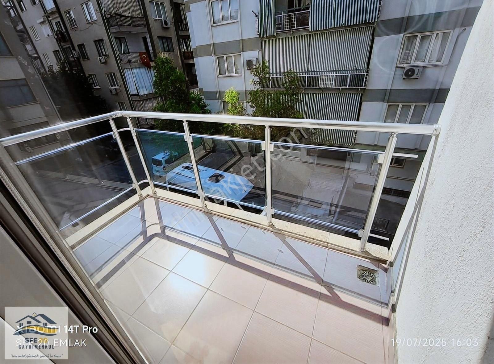 Fesleğen Mahallesi'nde Satılık Çift Balkonlu 2+1 Daire - Görsel 22