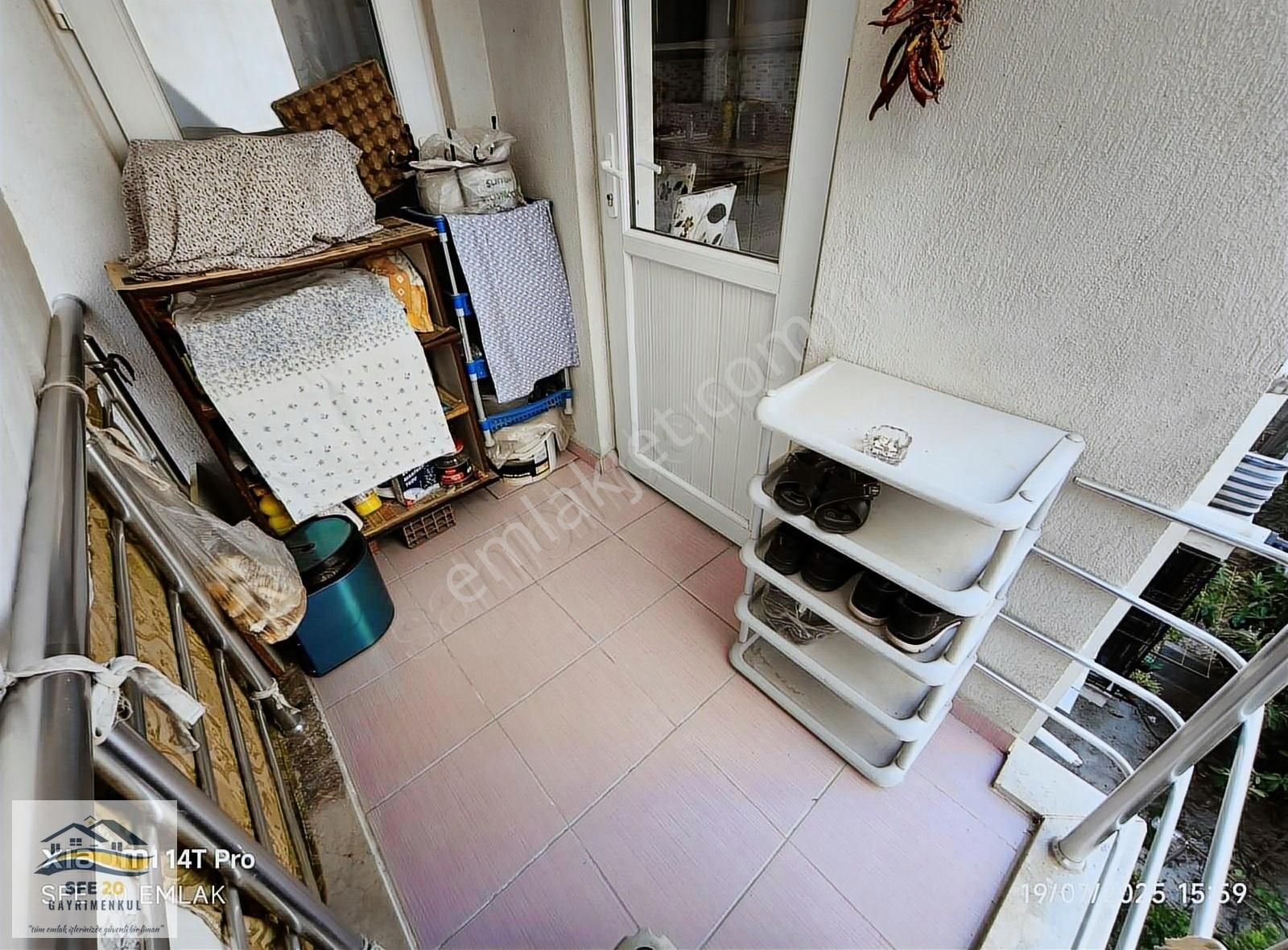 Fesleğen Mahallesi'nde Satılık Çift Balkonlu 2+1 Daire - Görsel 7