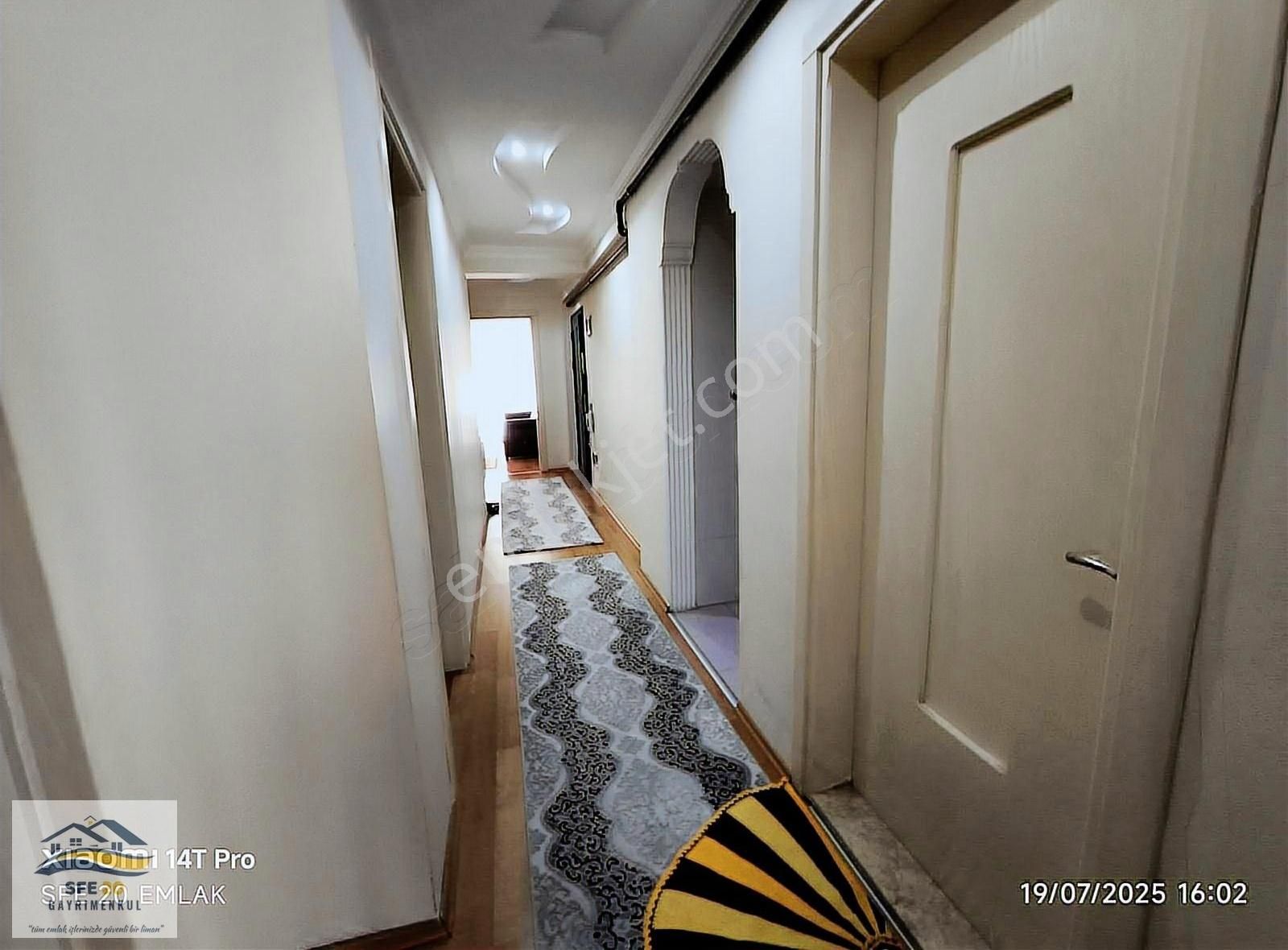 Fesleğen Mahallesi'nde Satılık Çift Balkonlu 2+1 Daire - Görsel 6