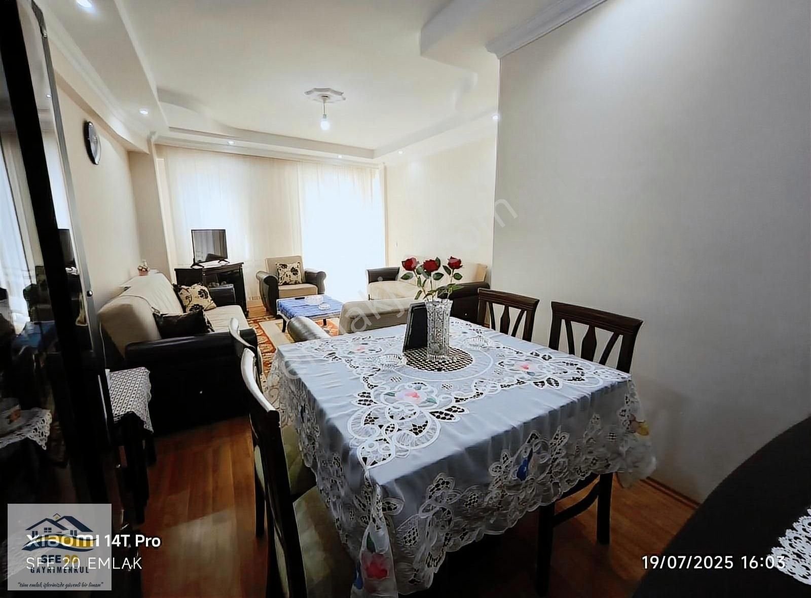 Fesleğen Mahallesi'nde Satılık Çift Balkonlu 2+1 Daire - Görsel 15