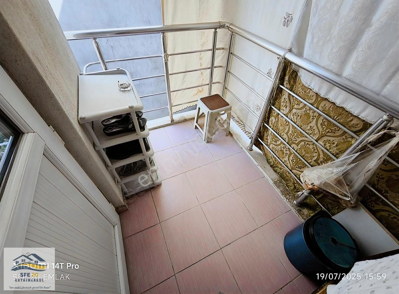 Fesleğen Mahallesi'nde Satılık Çift Balkonlu 2+1 Daire - Görsel 8