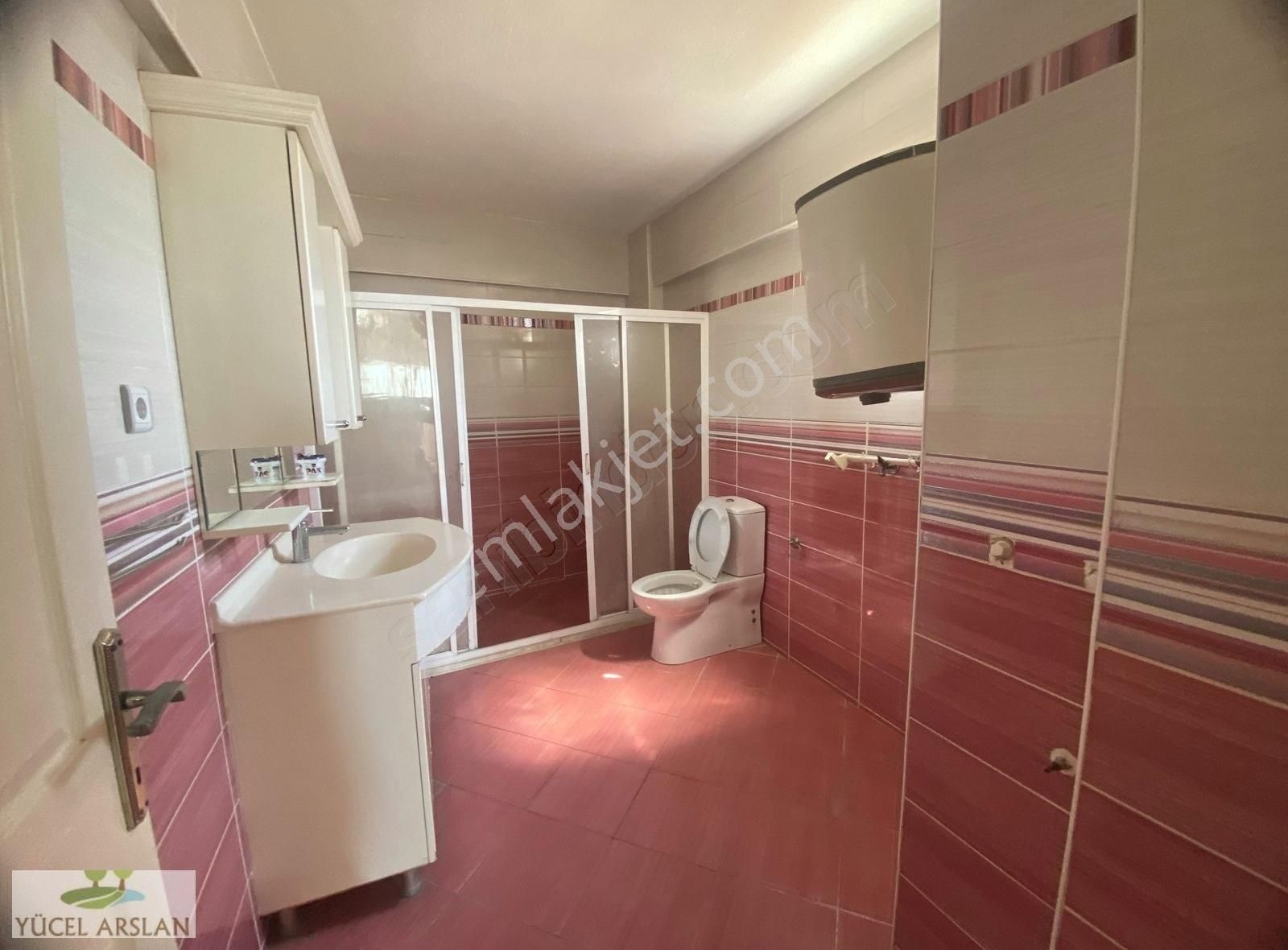 Bayraklı Yamanlarda Asansörsüz Kiralık 2+1 Daire