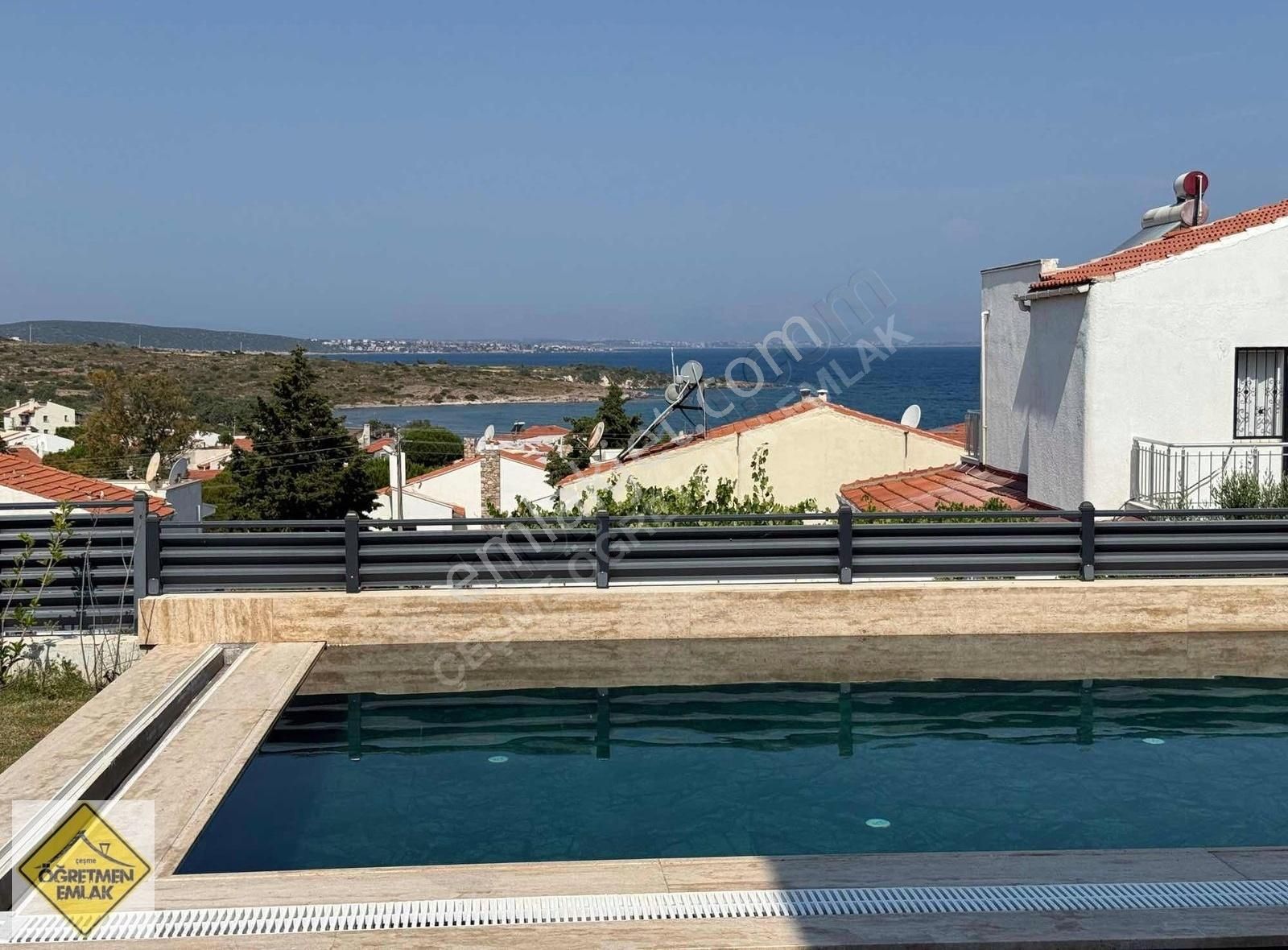 Çeşme Germiyanda Plaj Yanı Başında Deniz Manzaral Müstakil Villa - Görsel 12