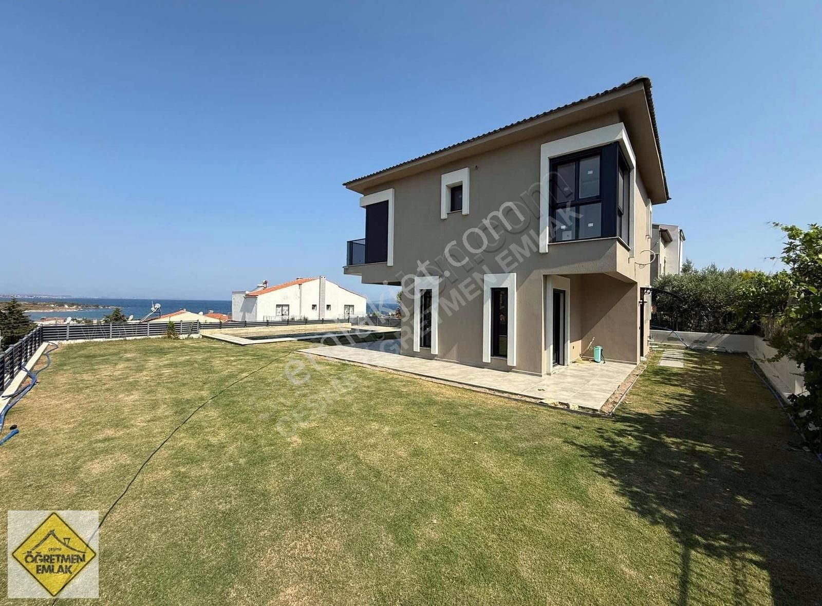 Çeşme Germiyanda Plaj Yanı Başında Deniz Manzaral Müstakil Villa - Görsel 5