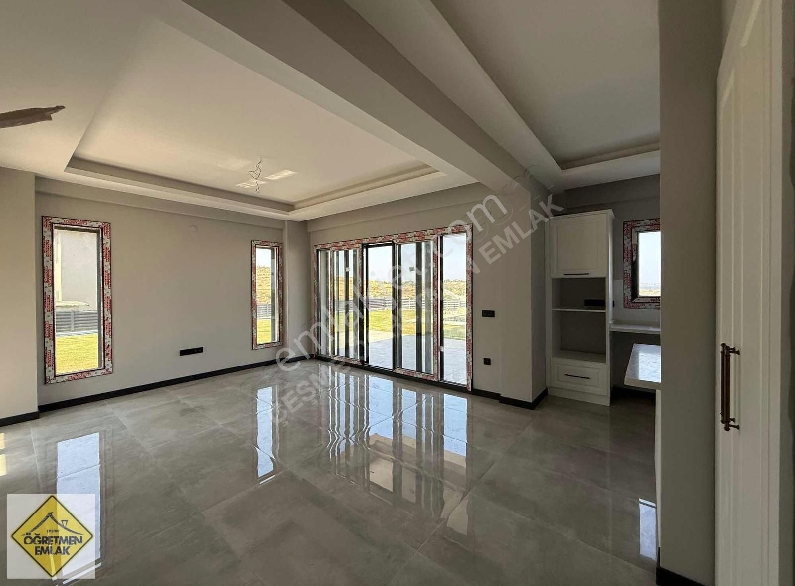 Çeşme Germiyanda Plaj Yanı Başında Deniz Manzaral Müstakil Villa - Görsel 20