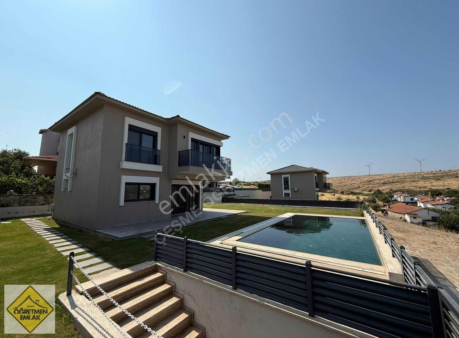 Çeşme Germiyanda Plaj Yanı Başında Deniz Manzaral Müstakil Villa - Görsel 18