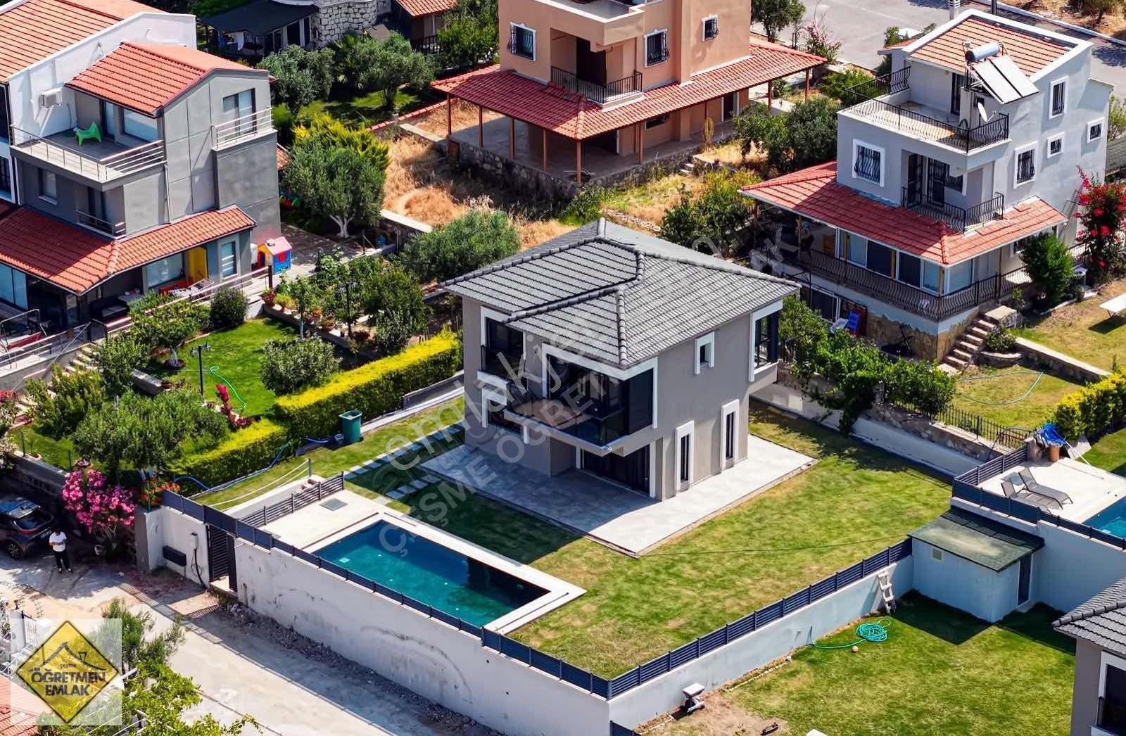 Çeşme Germiyanda Plaj Yanı Başında Deniz Manzaral Müstakil Villa - Görsel 27