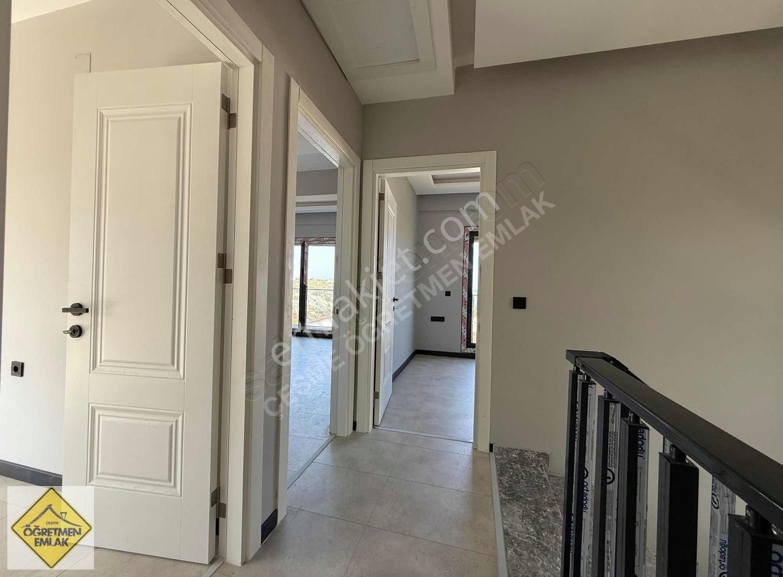 Çeşme Germiyanda Plaj Yanı Başında Deniz Manzaral Müstakil Villa - Görsel 3