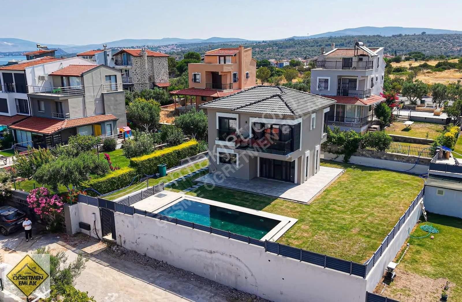 Çeşme Germiyanda Plaj Yanı Başında Deniz Manzaral Müstakil Villa - Görsel 8
