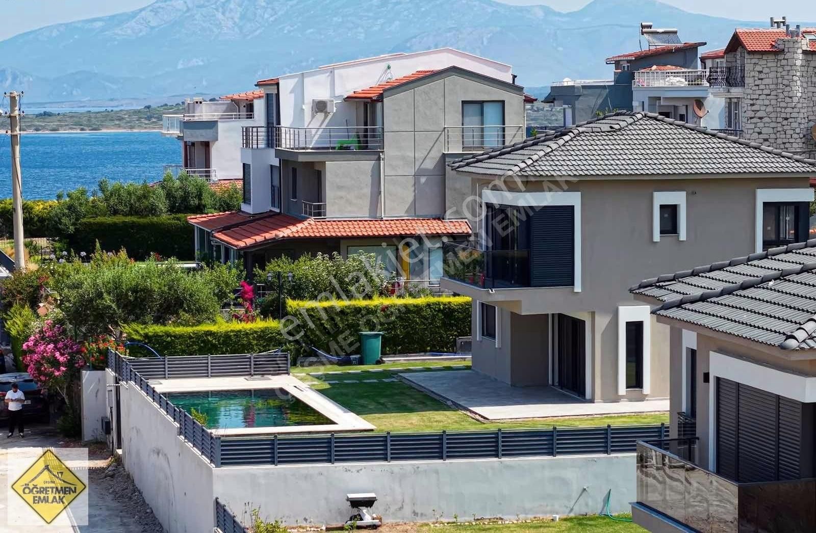 Çeşme Germiyanda Plaj Yanı Başında Deniz Manzaral Müstakil Villa - Görsel 17