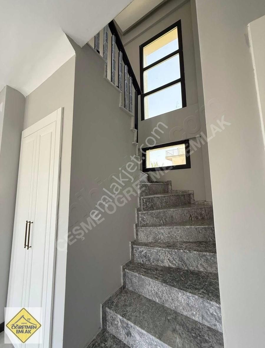 Çeşme Germiyanda Plaj Yanı Başında Deniz Manzaral Müstakil Villa - Görsel 2