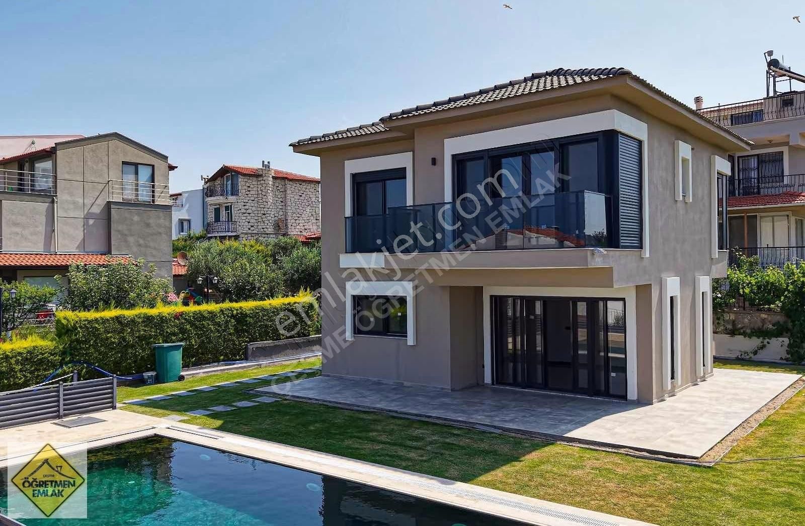 Çeşme Germiyanda Plaj Yanı Başında Deniz Manzaral Müstakil Villa - Görsel 35