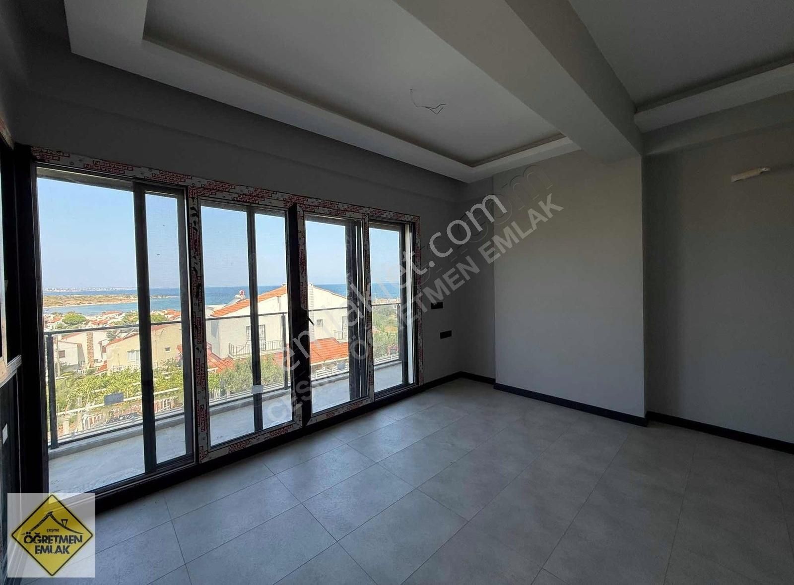 Çeşme Germiyanda Plaj Yanı Başında Deniz Manzaral Müstakil Villa - Görsel 11