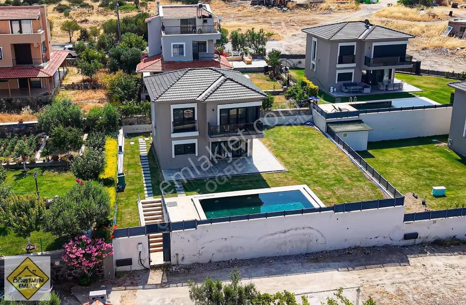 Çeşme Germiyanda Plaj Yanı Başında Deniz Manzaral Müstakil Villa - Görsel 19
