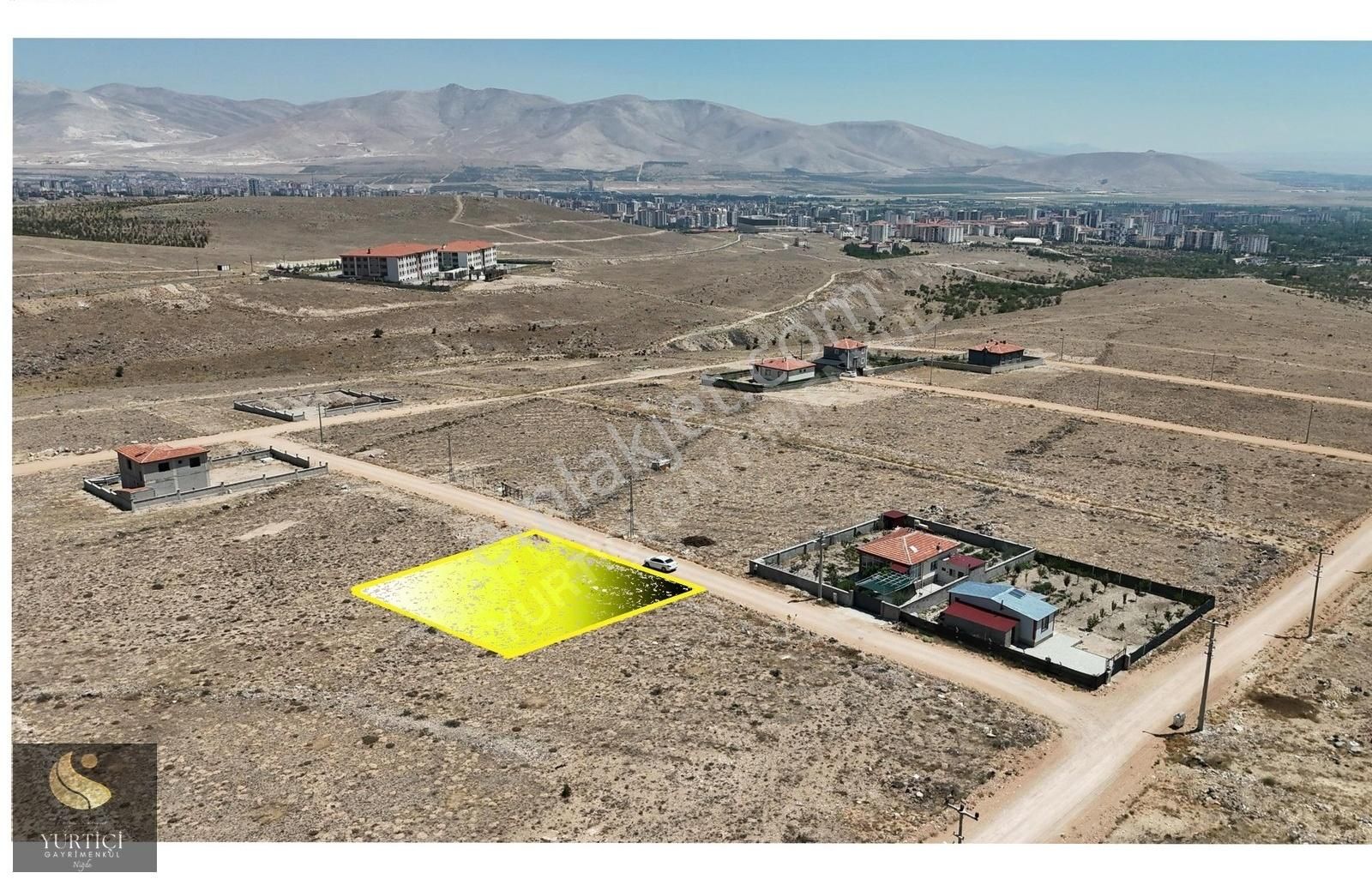 ''yurtiçi Gayrimenkul'' 652m² Arsa İçerisinde Şehir Manzaralı...