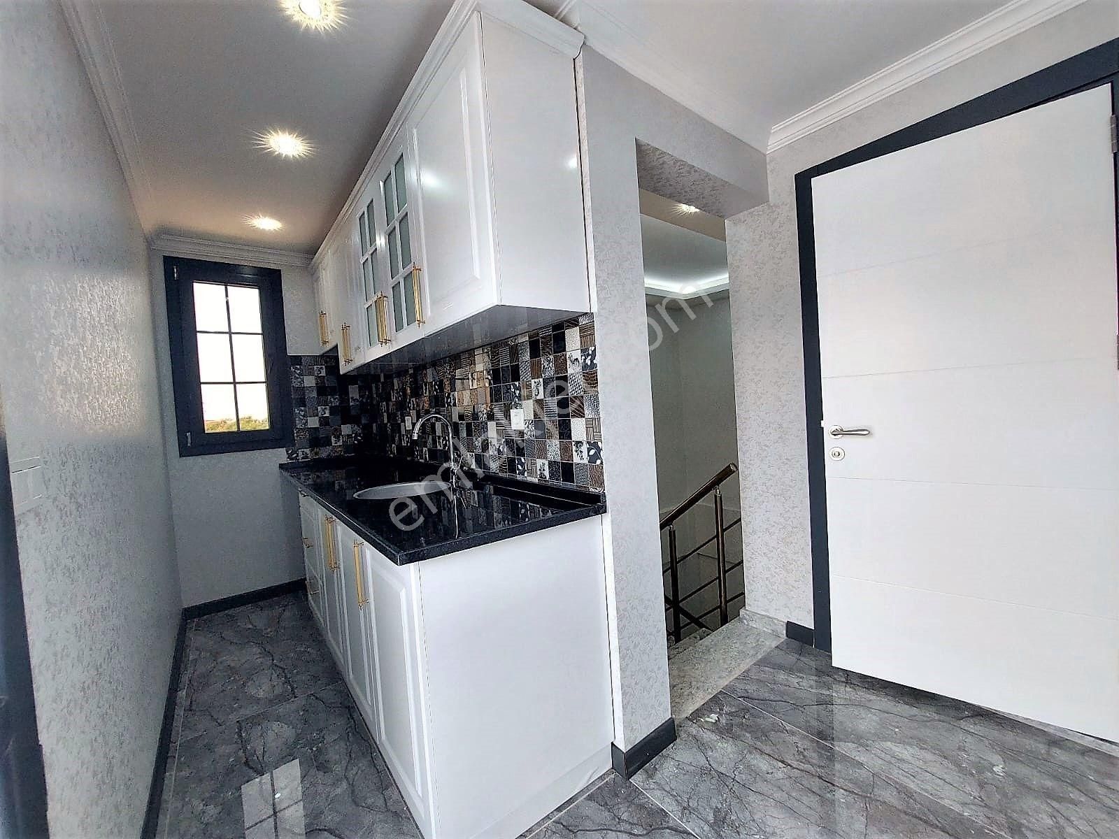 İzmir Menderes Gümüldür De Satılık Denize Çok Yakın Lüks Yazlık 3+1 - Görsel 23