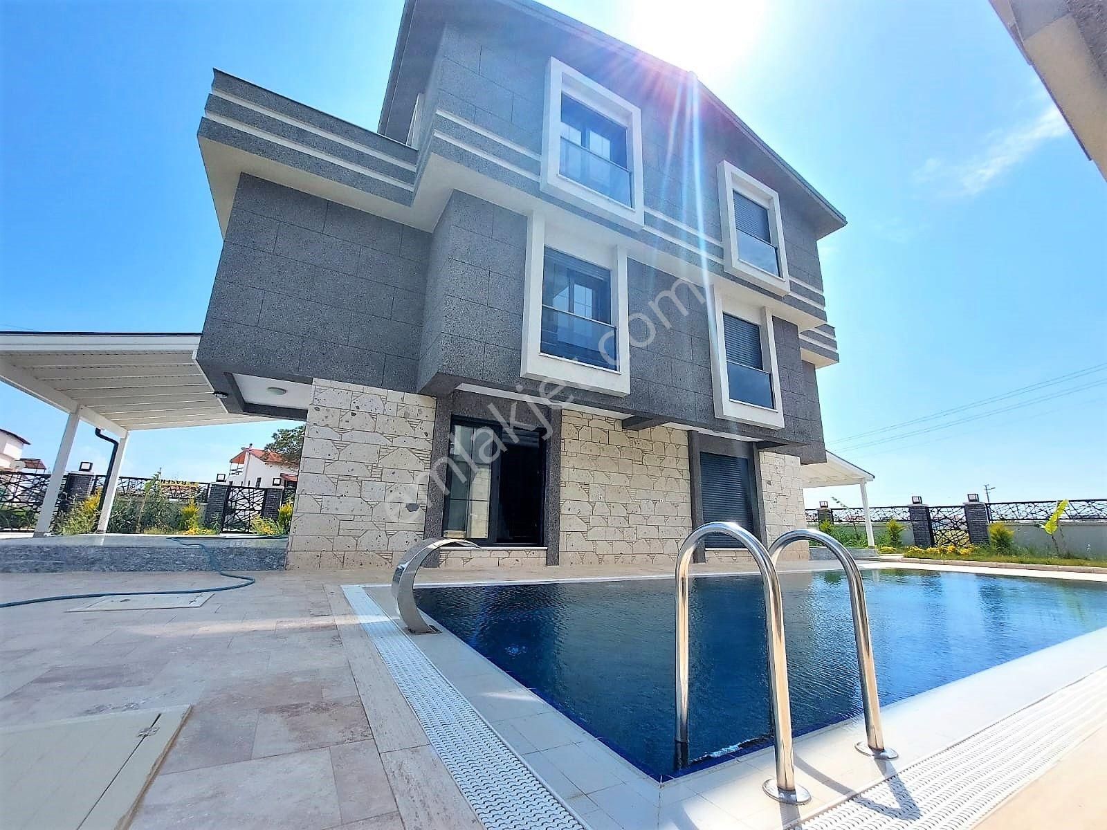 İzmir Menderes Gümüldür De Satılık Denize Çok Yakın Lüks Yazlık 3+1 - Görsel 8