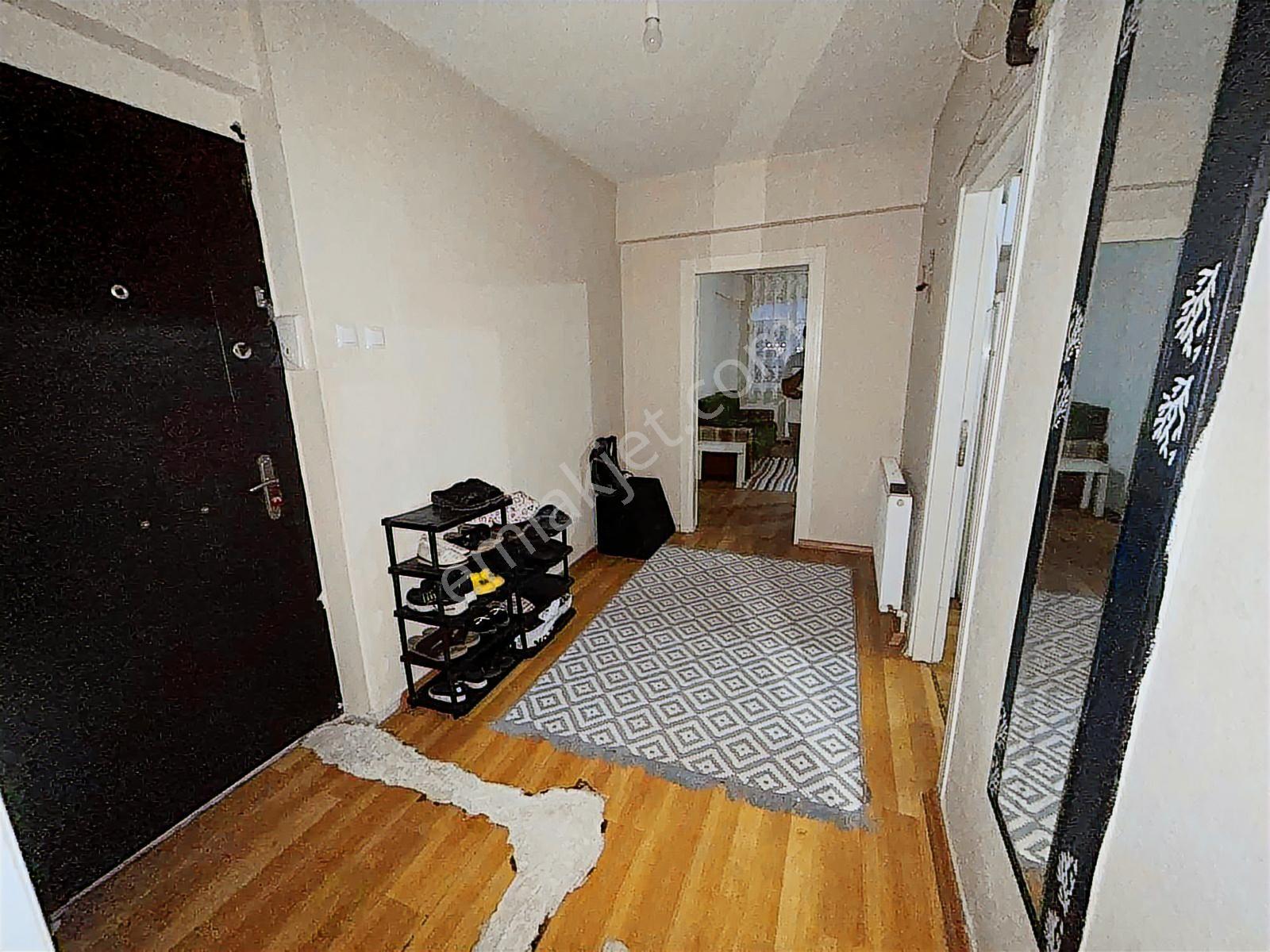 Gölcük Merkezde Eşyalı Satılık Daire! - Görsel 13