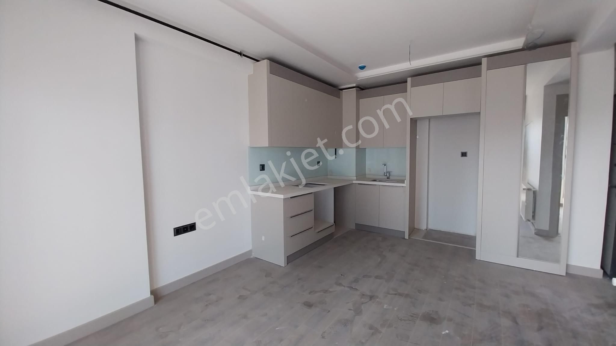 Tece'de Yüzme Havuzlu Jenaratörlü Sitede 1+1 Açık Mutfaklı Sıfır!