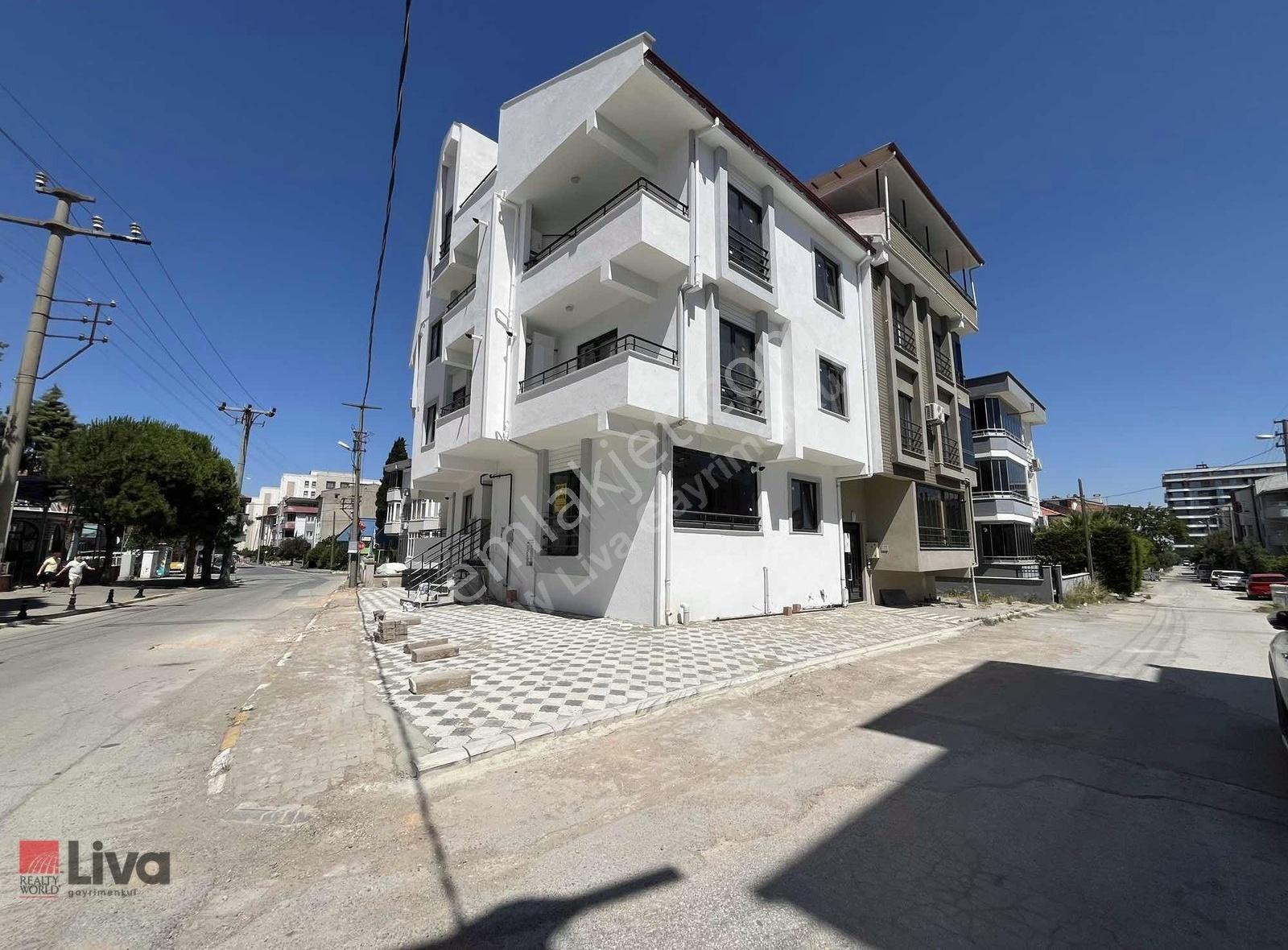 Rw Liva'dan Paşaalanı Cami Karşısında Sıfır 2+1 Daire - Görsel 12