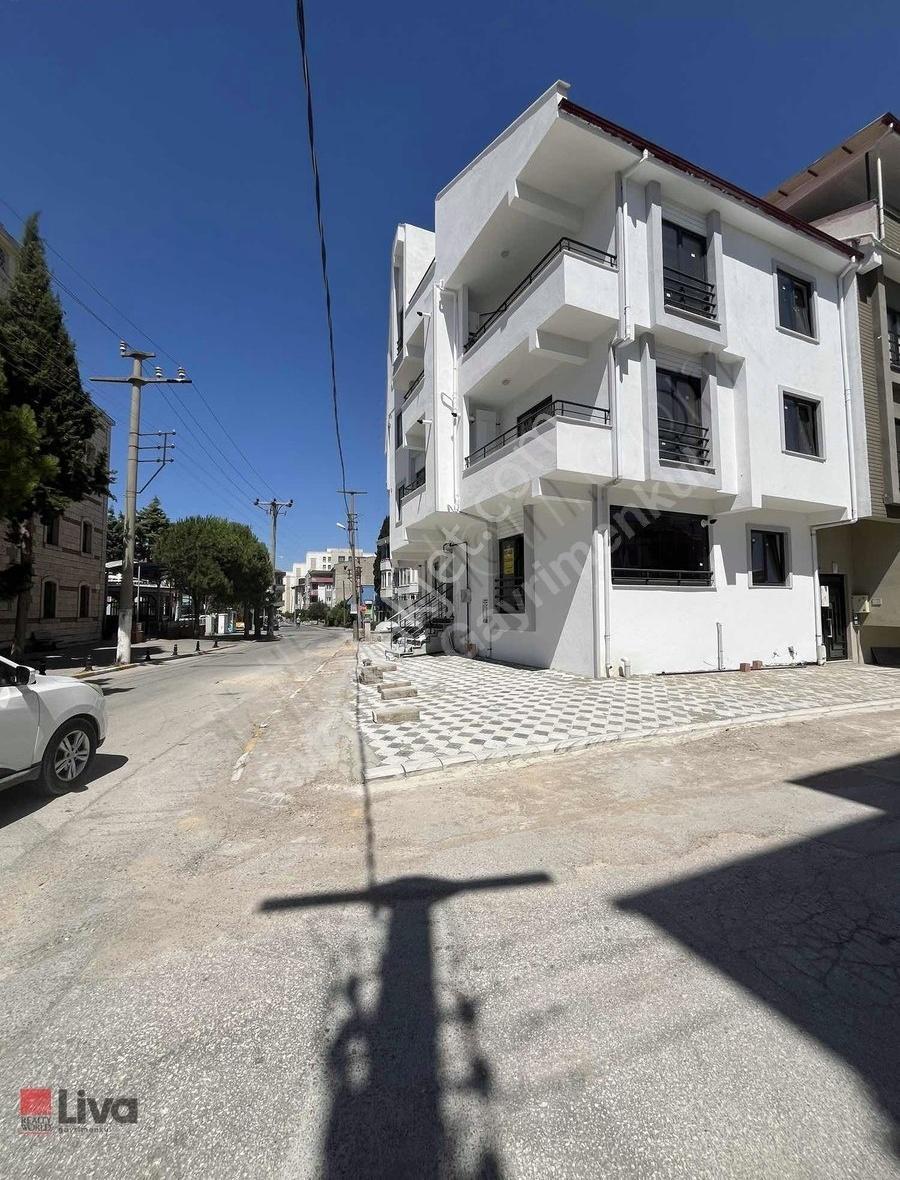 Rw Liva'dan Paşaalanı Cami Karşısında Sıfır 2+1 Daire - Görsel 9