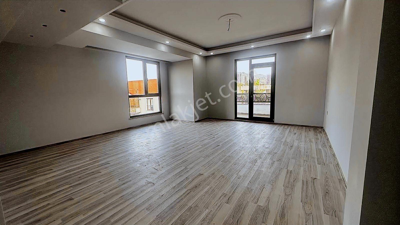 True Life'tan Fatih'te 165m2 Ferah 3+1 Satılık Çatı Dubleks - Görsel 25