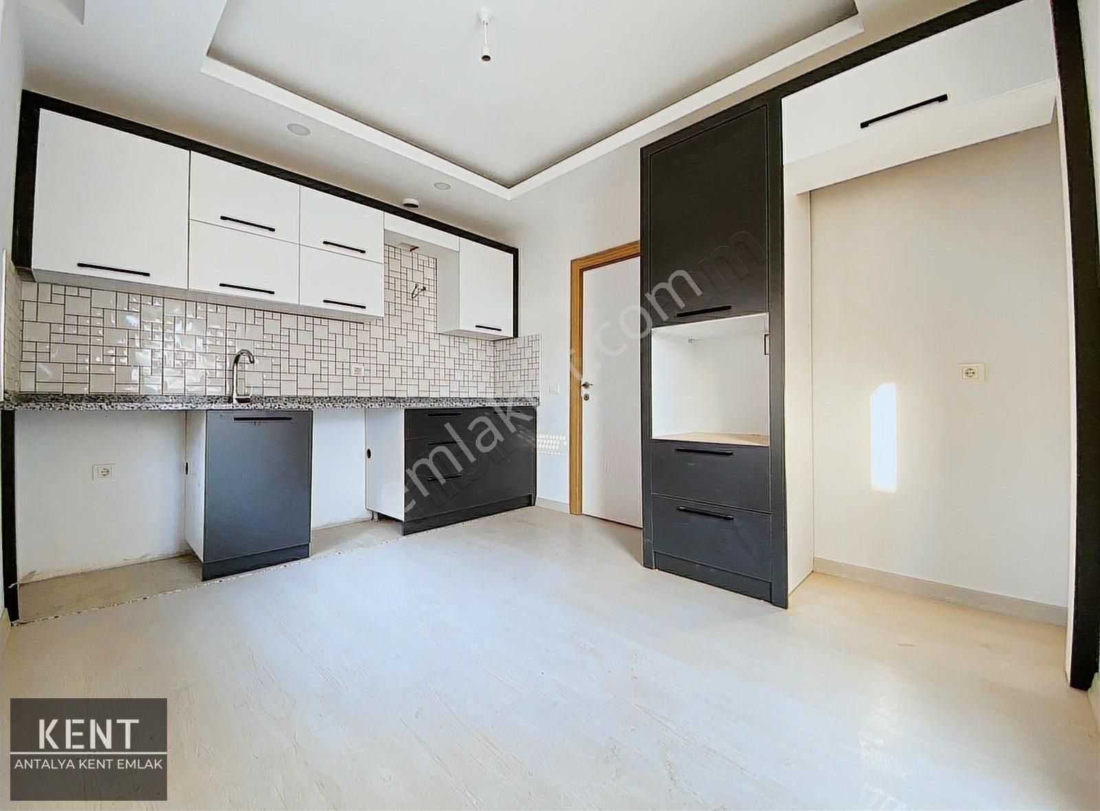 Tramvaya Yakın 1.sınıf İşçilikli 5+1 245m2 Asansörlü Dubleks Ev