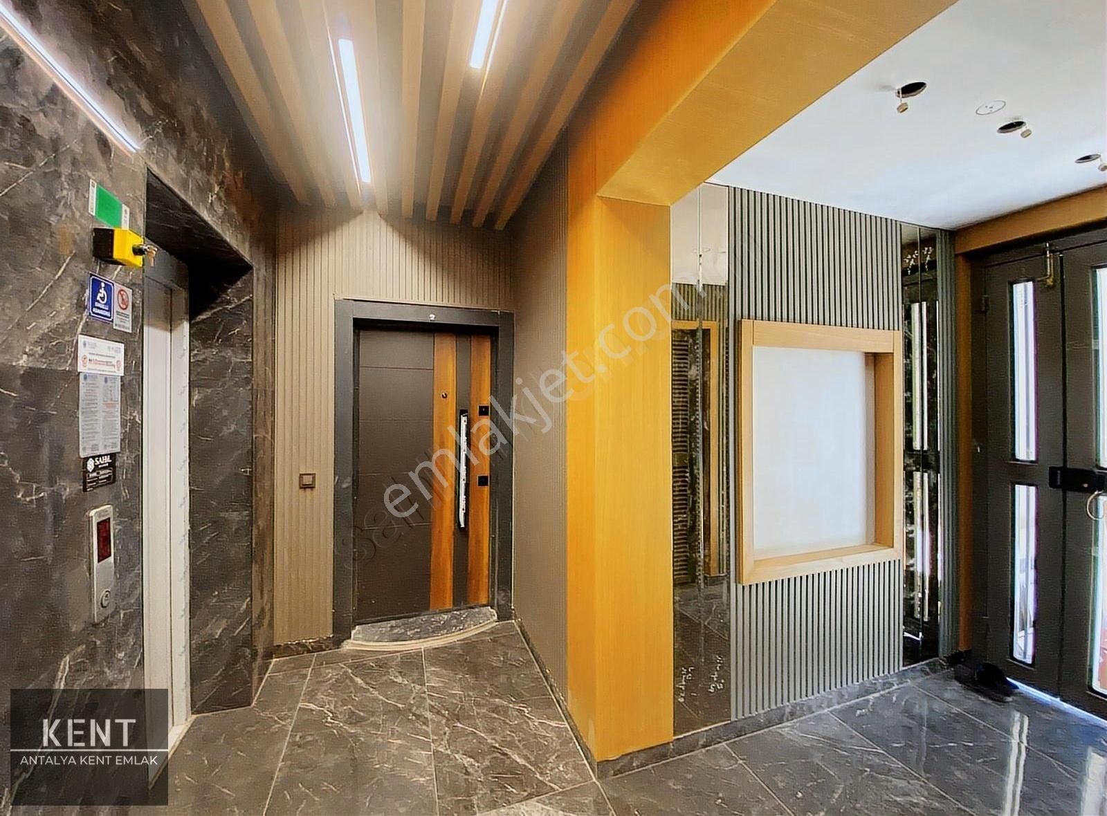 Tramvay Hemen Yanı Asansörlü Arakat 2+1 100m2 Sıfır Lüks Daire