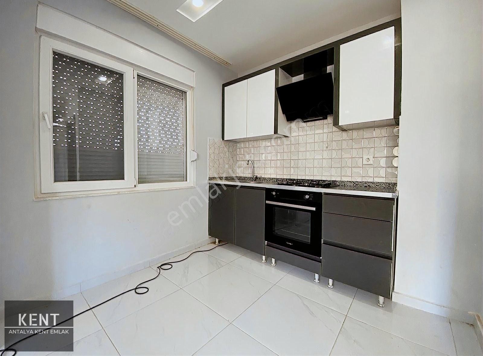 Aydoğmuş Mah.ankastreli,panjurlu,vestiyerli 2+1 90m2 Y.giriş