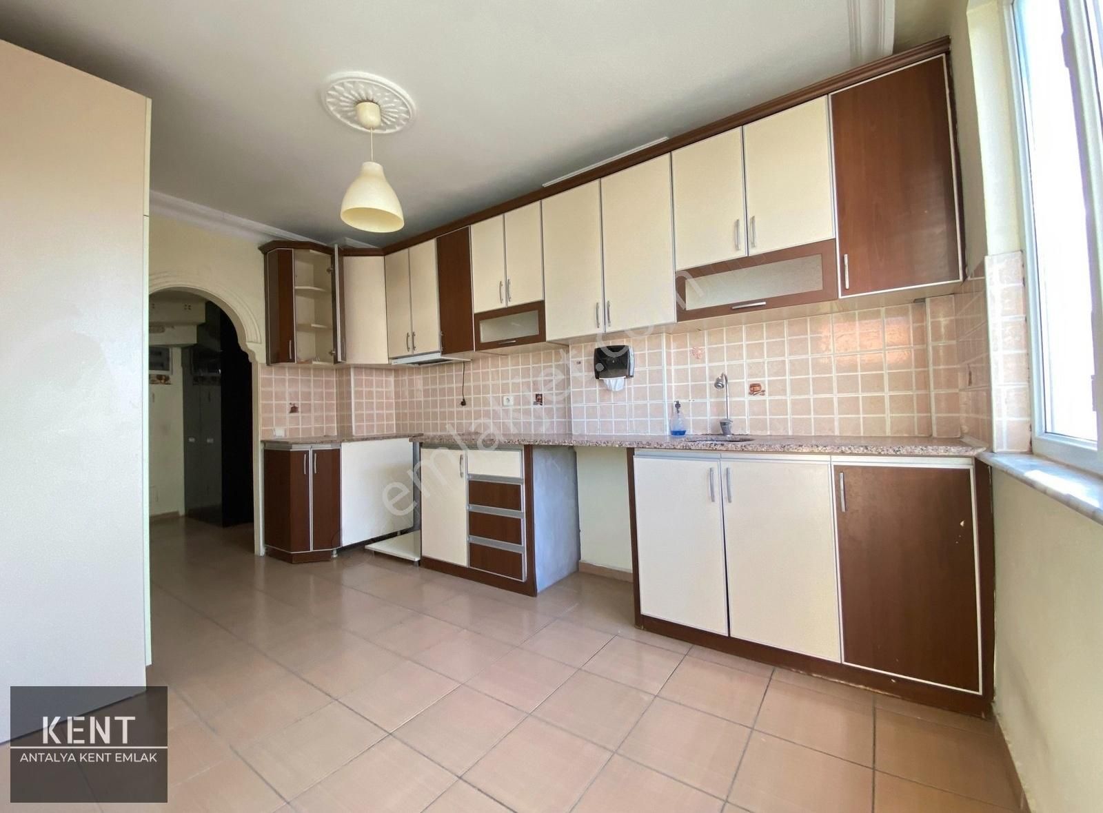 Yenimahalle Şehitler Parkı Ve Tramvay Yakını 3+1 180m2 Dubleks