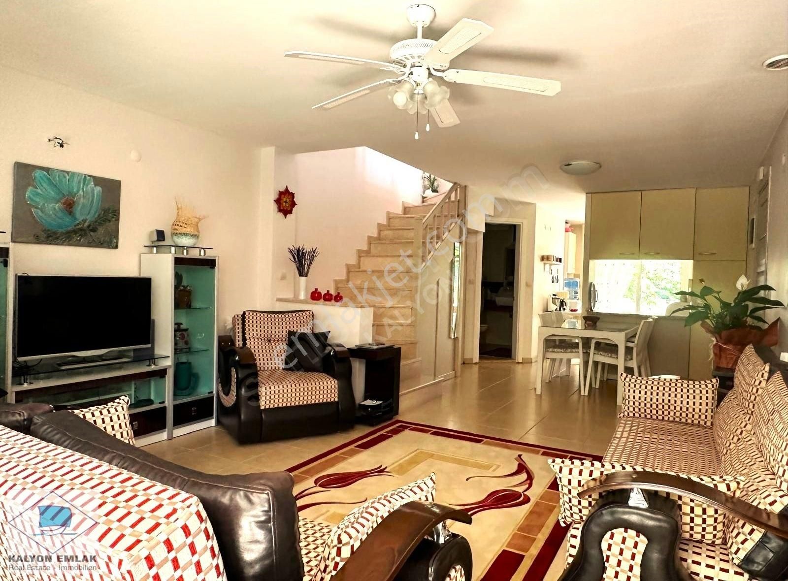 Çeşme Alaçatı Göbenede Satılık Çamlıkyola Yüz Metre Bahçeli Vila - Görsel 18