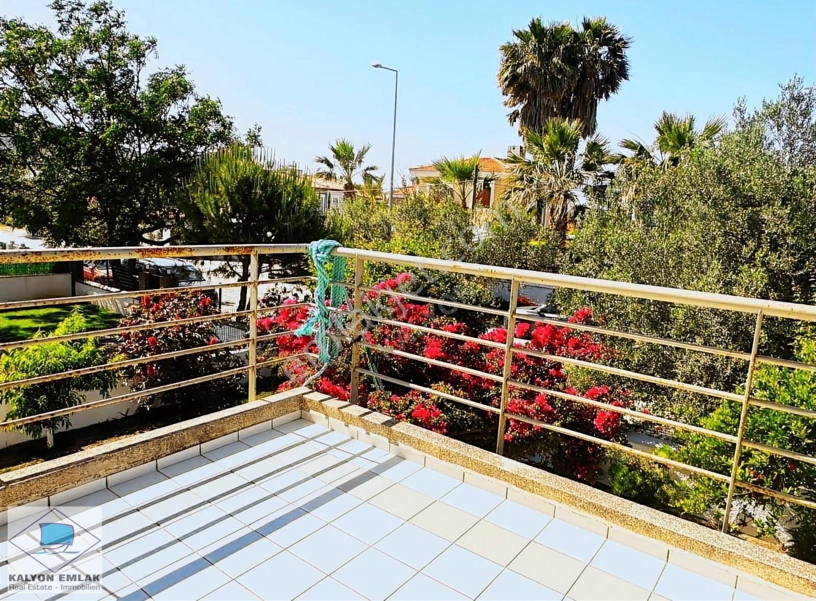 Çeşme Alaçatı Göbenede Satılık Çamlıkyola Yüz Metre Bahçeli Vila - Görsel 24