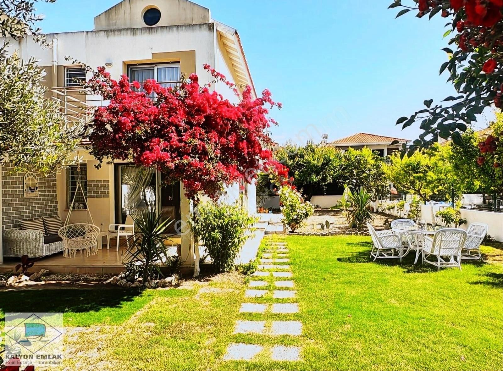 Çeşme Alaçatı Göbenede Satılık Çamlıkyola Yüz Metre Bahçeli Vila - Görsel 26