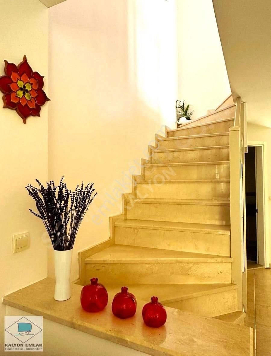 Çeşme Alaçatı Göbenede Satılık Çamlıkyola Yüz Metre Bahçeli Vila - Görsel 14