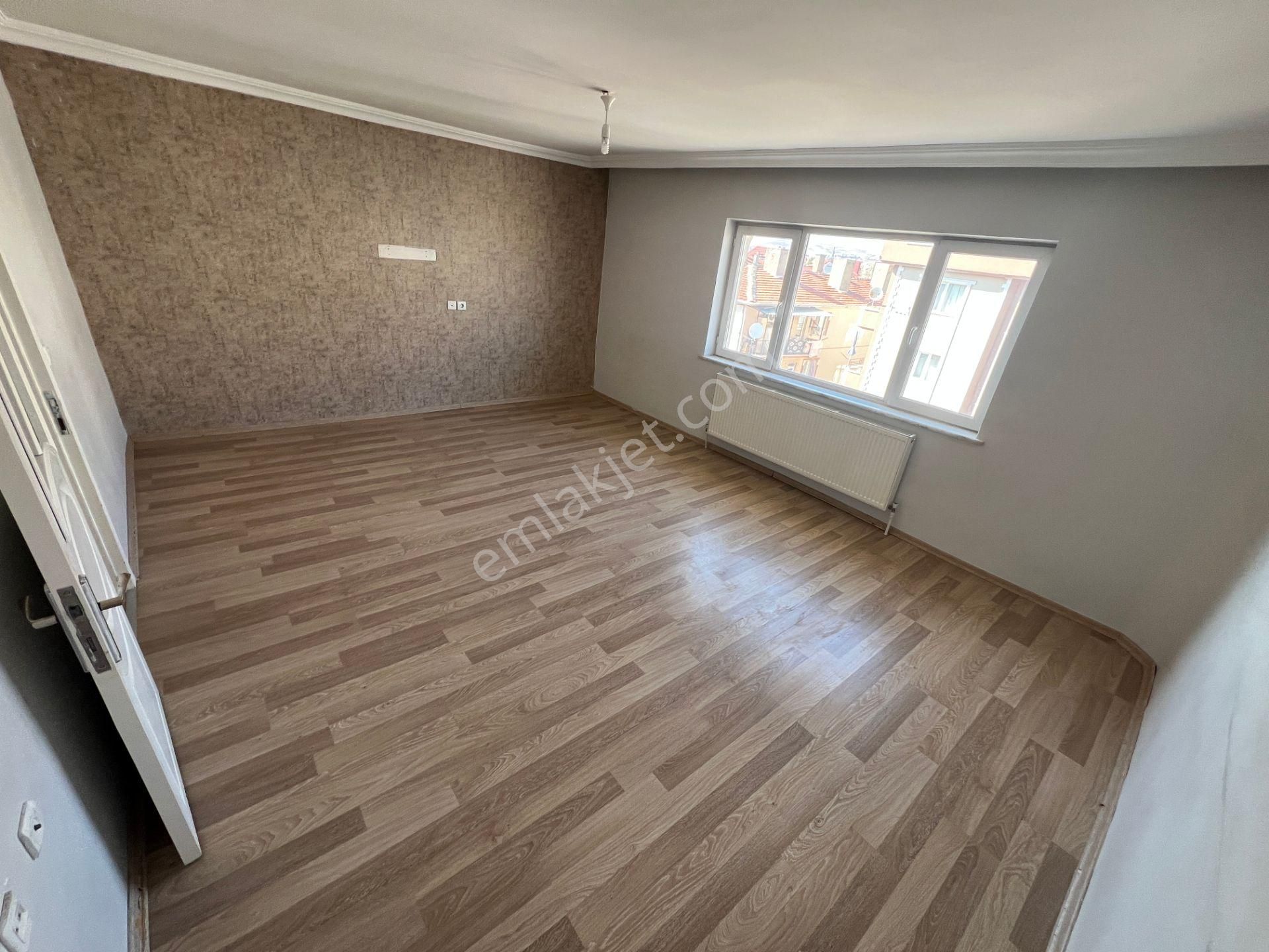 Sincan Mareşalçakmak Mah Öncephe Salon Bagımsız 3+1satılık Daire