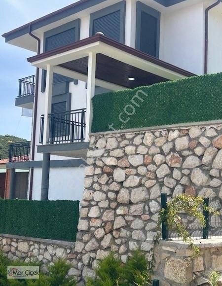 Morçiçek'ten Saip'te Full Deniz Manzaralı Tripleks Villa...