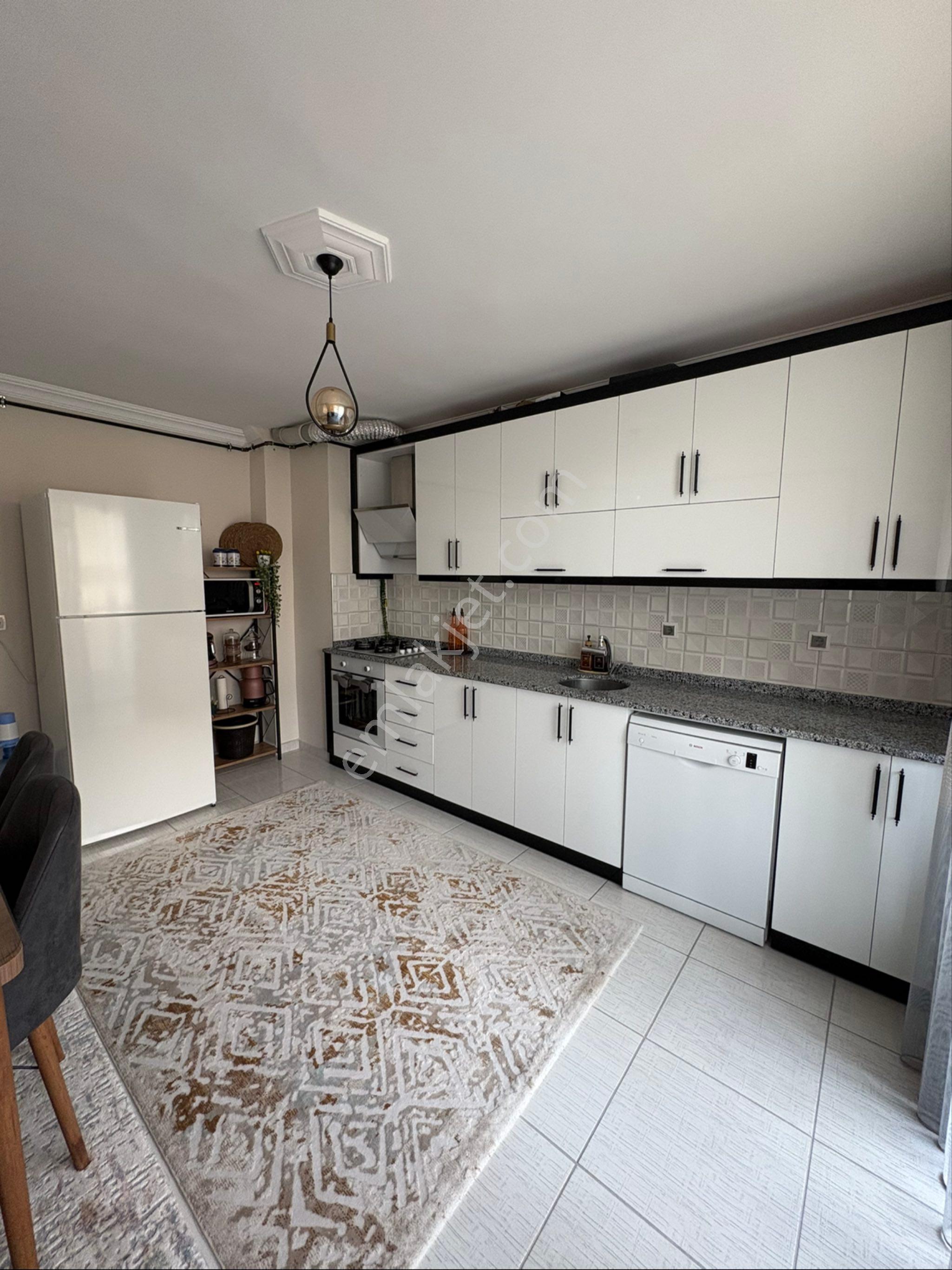 İnal Emlaktan Yeni Mahallede Satılık 2+1 100 M2 Daire - Görsel 5