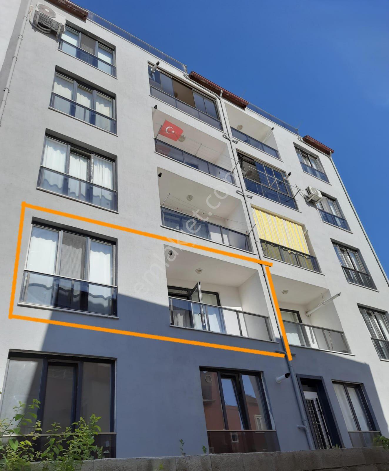İnal Emlaktan Yeni Mahallede Satılık 2+1 100 M2 Daire
