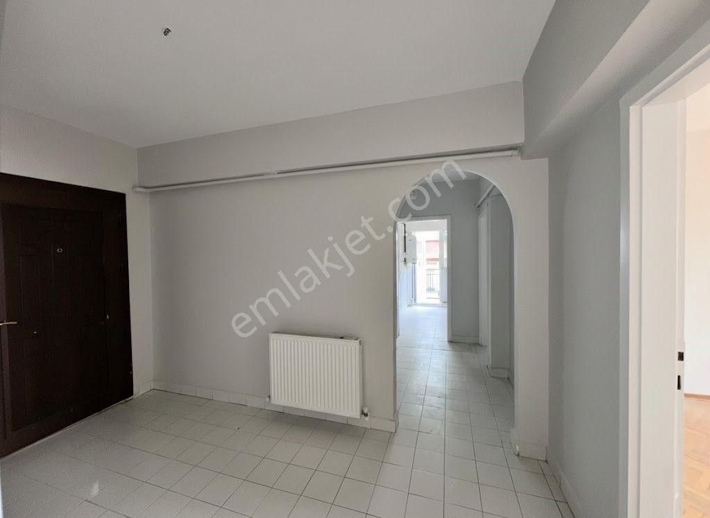 Uzman Emlak'dan Şenlik Mh'de Düz Sokak'da Katta Yeni Boyalı Şehir Manzaralı 3+1 Daire - Görsel 17