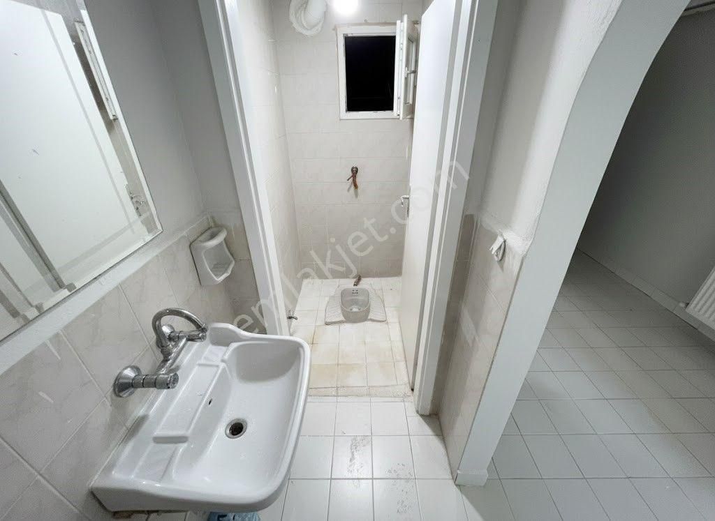 Uzman Emlak'dan Şenlik Mh'de Düz Sokak'da Katta Yeni Boyalı Şehir Manzaralı 3+1 Daire - Görsel 16