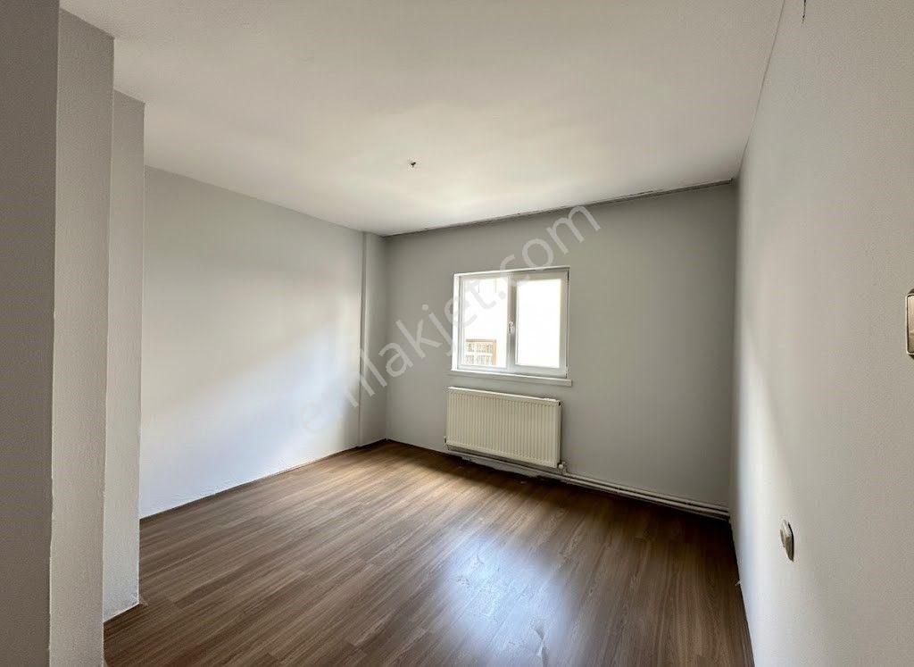 Uzman Emlak'dan Şenlik Mh'de Düz Sokak'da Katta Yeni Boyalı Şehir Manzaralı 3+1 Daire - Görsel 9