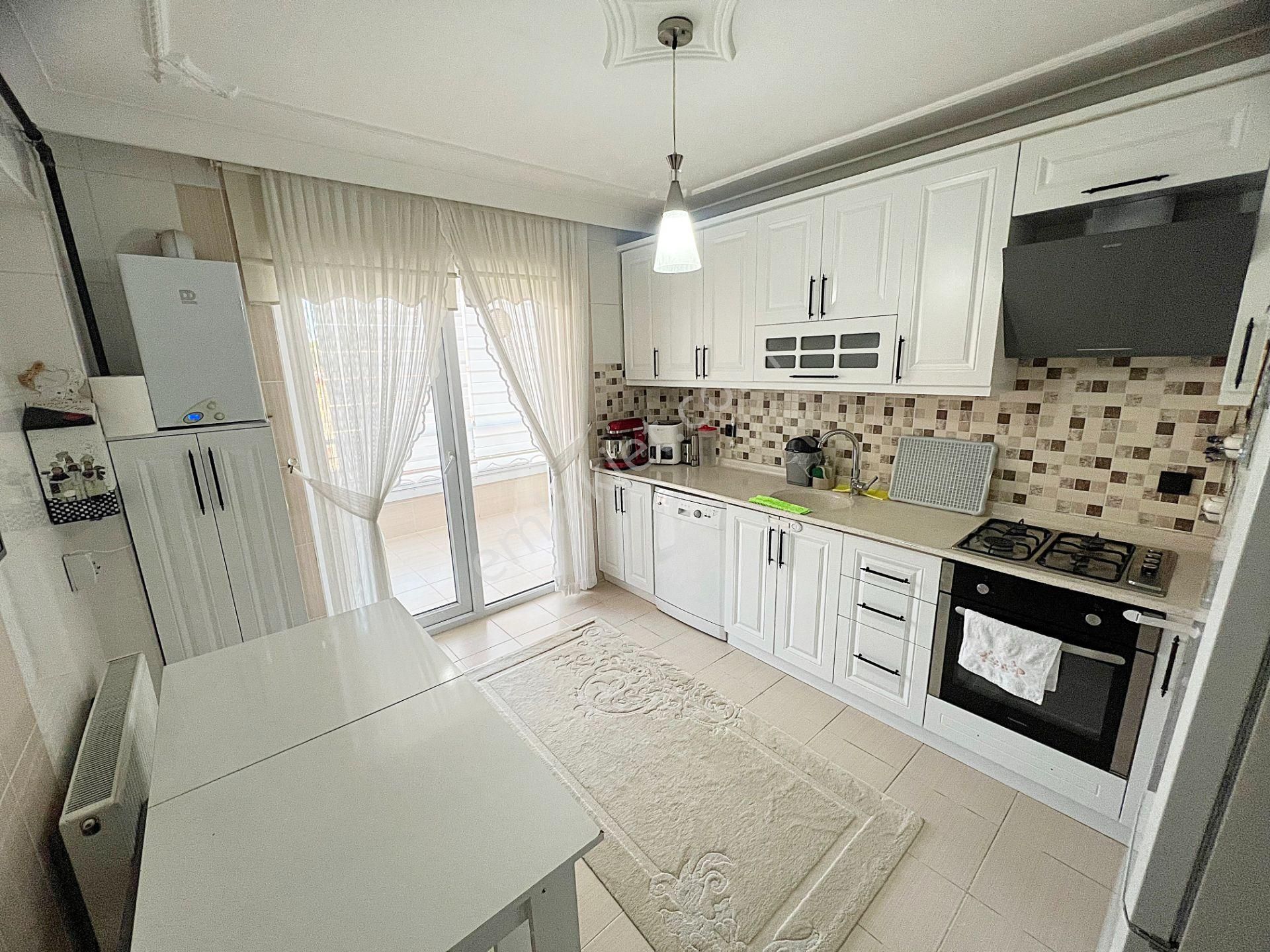 Cihandan Selim Cadde Yani Ful Yapılı İskanlı Kök Tapu 7. Kat 3+1