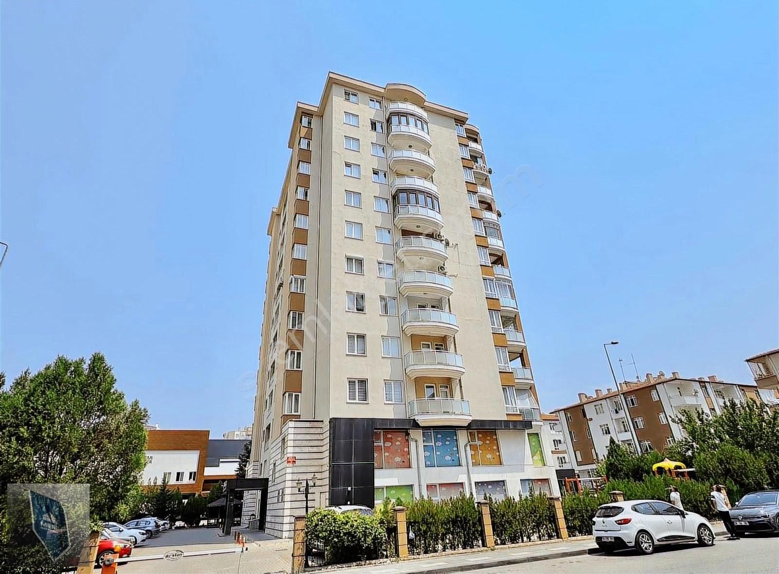Erciyesevler'de Önü Açık İçi Full Yapılı 4+1 Meskenli Daire