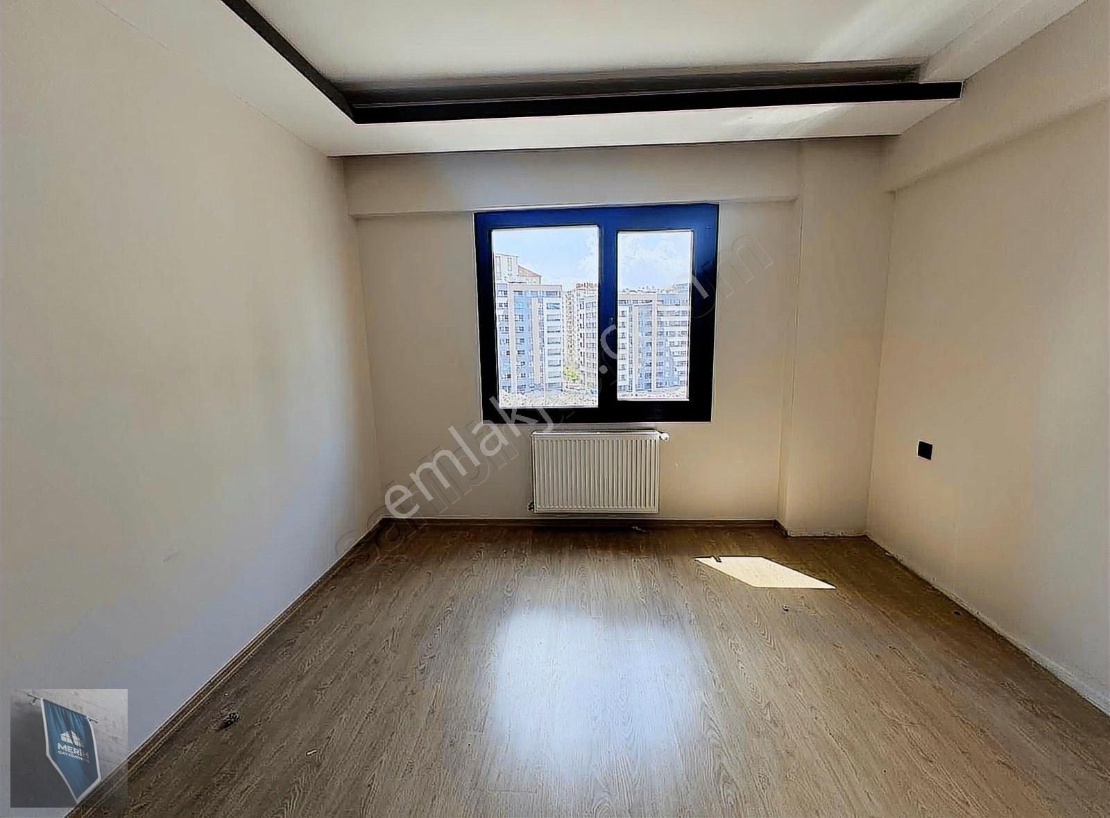 Yatay Mimari Bağımsız Mutfaklı Emsallerinden Geniş 2.5+1 Daire
