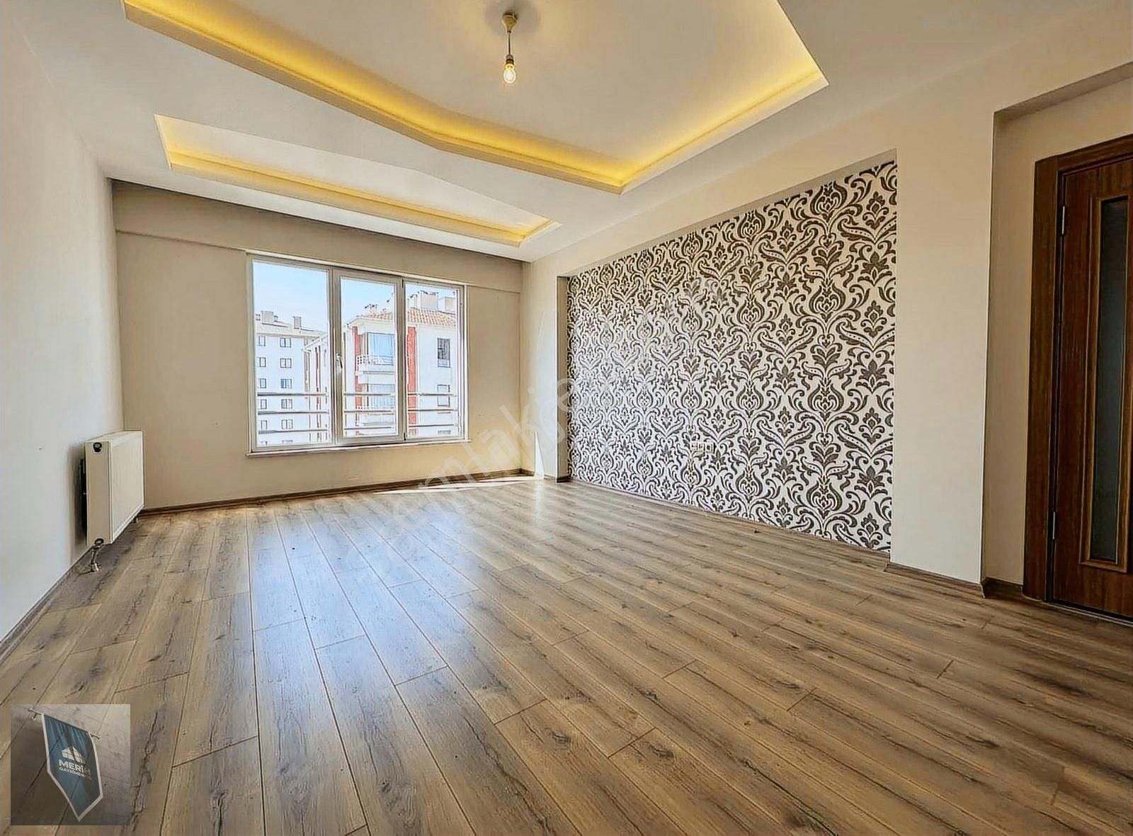 Şehir Manzaralı Bölgenin En Geniş Balkonlu Meskenli 3+1 Dairesi
