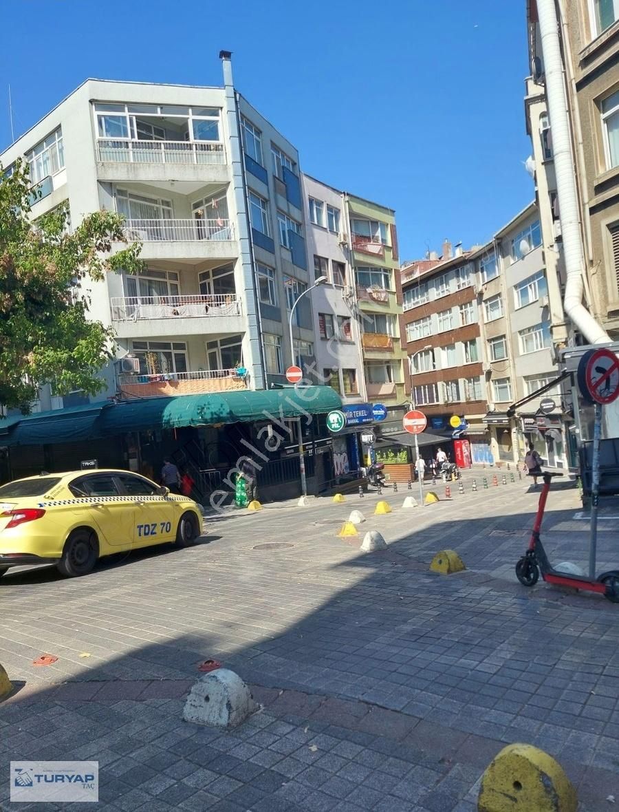 Caferağa'da Sosyal Hayatın Tam Merkezinde Stüdyo Daire.